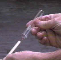 Testing for oxygen (1) [1elect6O.JPG (10967 bytes)]