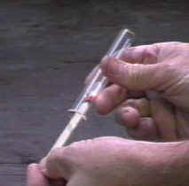 Testing for oxygen (2) [1elect7O.JPG (10904 bytes)]