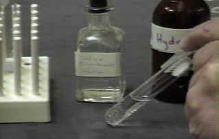 Reaction of sodium bicarbonate solution with hydrochloric acid [1rx3CO2.JPG]