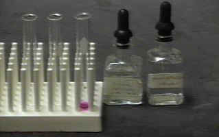 Reaction of phenolphthalein with sodium hydroxide [1rx5baph.JPG]